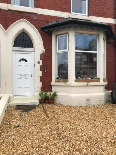 Blackpool Holiday Lets -GF Regent Road
