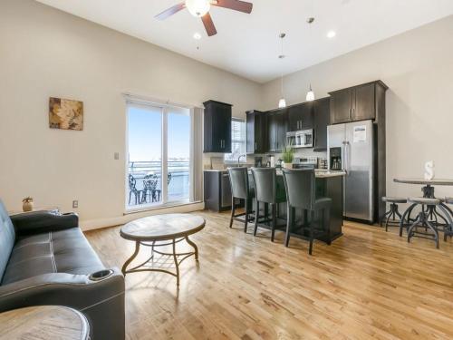 Gorgeous Condos Steps from French Quarter and Harrah’s St. - main image