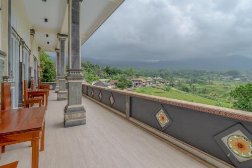 Balcony/terrace, Adhi Jaya Suite near Jatiluwih Green Land