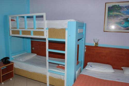 Hotel Diethnes Room Type - Classic Quadruple Room
