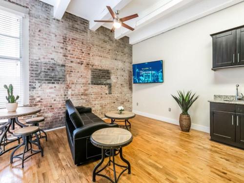 Spacious Lofts Close to French Quarter & Bourbon St. New Orleans 