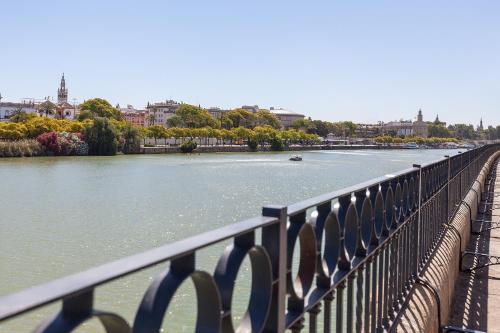 Fantastico apartamento con vistas Calle Betis, Sevilla (Foto 6)