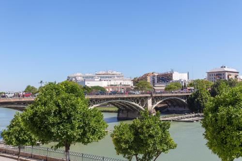 Fantastico apartamento con vistas Calle Betis, Sevilla (Foto 8)