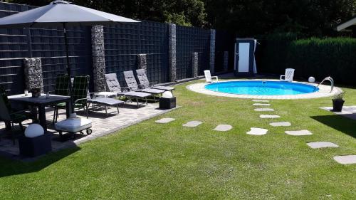 FeWo Meyer mit privatem Pool & Gartensauna