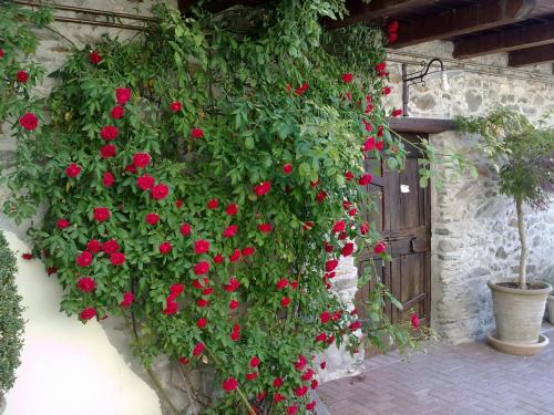  Residenza Antica Corte Villa Picta, Unterkunft in Buglio in Monte