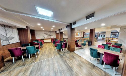 餐厅, Hotel Turist 98 in 亚伊采