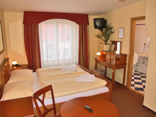1 queen bed