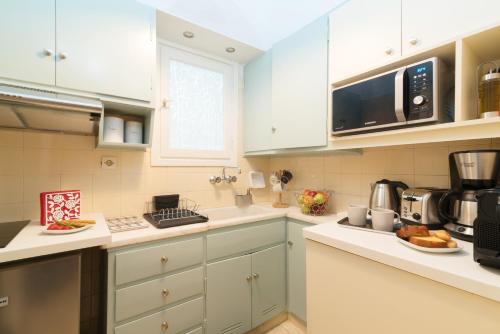 Apartment Athena next to the Acropolis - image 2