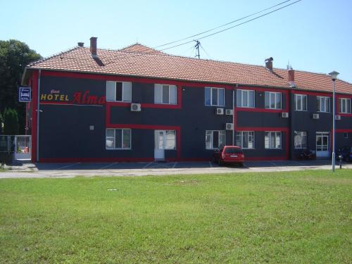 Garni hotel Alma - image 9