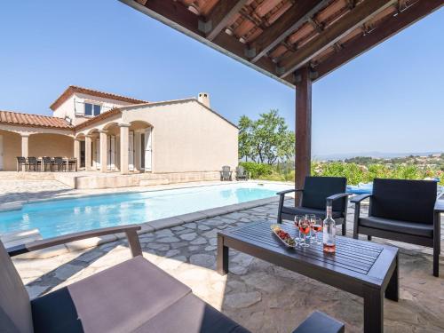 Luxurious villa in Oupia with private pool