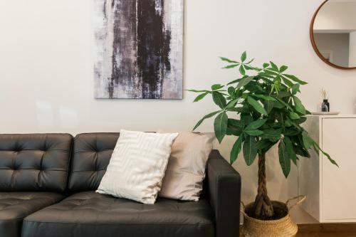 Peaceful 2BD Apartment in Kolonaki by UPSTREET - image 2