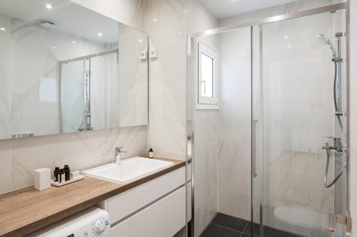 Peaceful 2BD Apartment in Kolonaki by UPSTREET - image 13