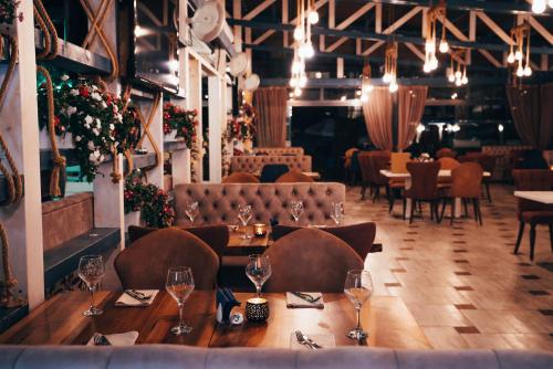 مطعم, Apolonia Resort in سوزوبول