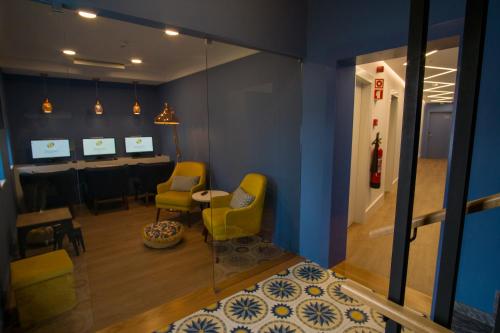 ZIGZAG HOSTEL - image 12