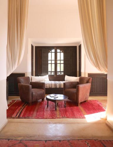 Suite with Garden View image 10