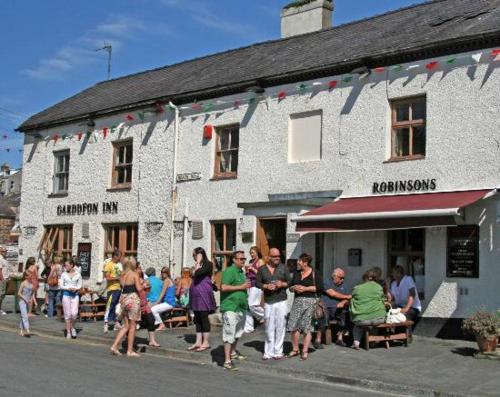 Garddfon Inn – Y Felinheli