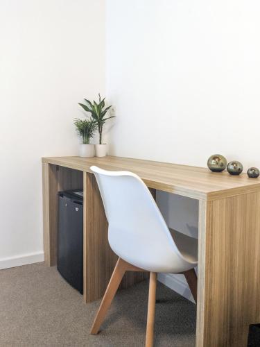 Double Room image 10