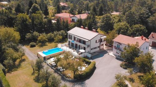 Guest House Surina 1
