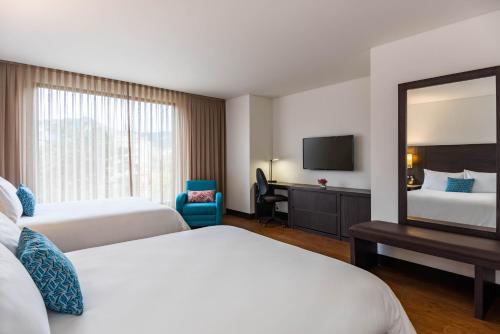 2 double beds