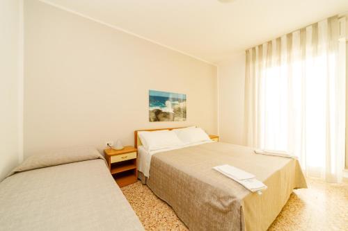 Albergo Roma Spiaggia Beachfront Comfortable Viserba