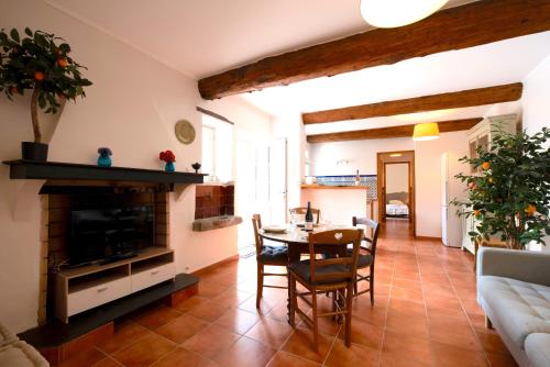 Les Gites du Chateau St Jacques d'Albas in Peyriac-Minervois