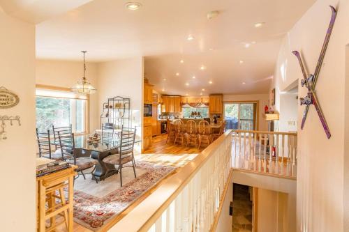 Beautiful 3500sf Lake Tahoe Home W/ Open Layout