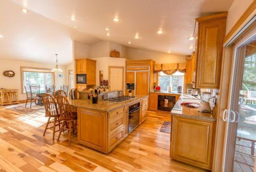 Beautiful 3500sf Lake Tahoe Home W/ Open Layout