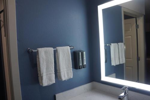 Texan Hotel - image 4
