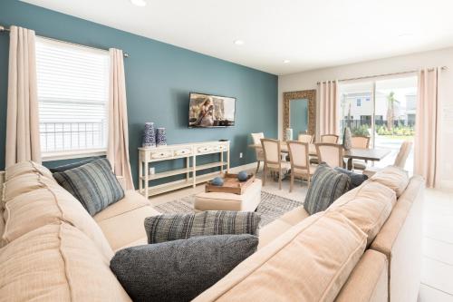 Fabulous Home near Disney World with Air Hockey Table - 7704G