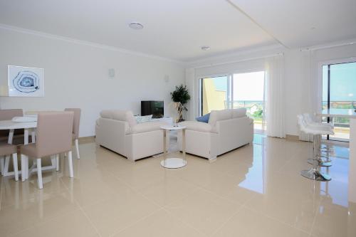  New modern apartment with free access to spa, gym and pool in Boavista Resort, Lagos in Lagos