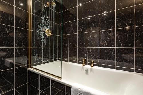 Zuhanyzó, Camelot Castle Hotel in Tintagel