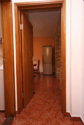 Seaside apartments with a swimming pool Pag - 6412 - image 5