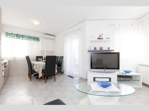 Two-Bedroom Apartment with Terrace image 1