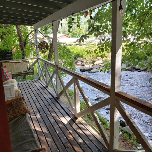 Rolling Brook Inn in Maggie Valley, USA