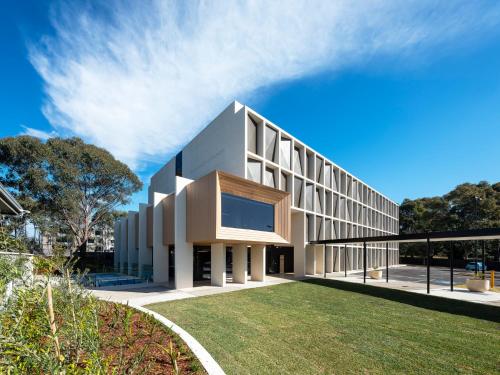 213925525 Mercure Sydney Rouse Hill