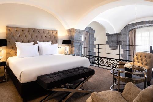 Royal Hainaut Spa & Resort Hotel in 华伦西尼斯