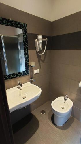 Imperial Suite Guest House - image 6