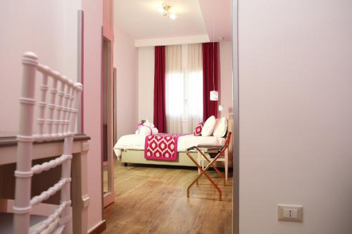 Superior Double Room image 10
