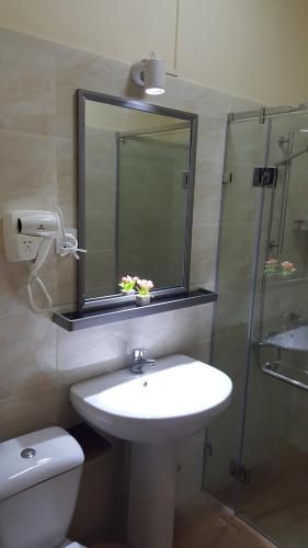 The Monalysa Suites & Residence