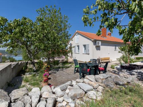  Holiday Home Marija, Unterkunft in Podorjak