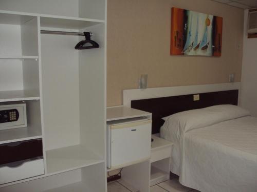 Standard Double Room image 5