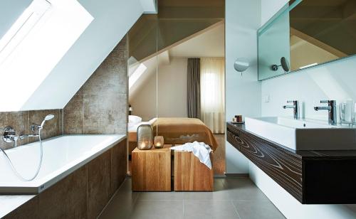 Suite, classic
