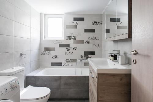 Bright 2BD Apartment in Psychiko by UPSTREET - main image