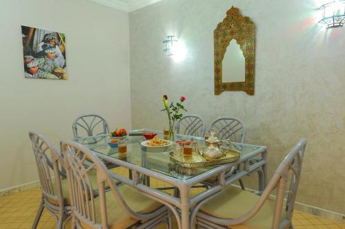3 bedrooms, 10 beds