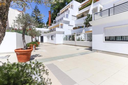 Amazing Downtown Family Apartment with terrace and parking, Lisbon (photo 6)