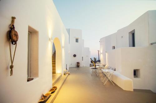 White Loft, Chora, Ios
