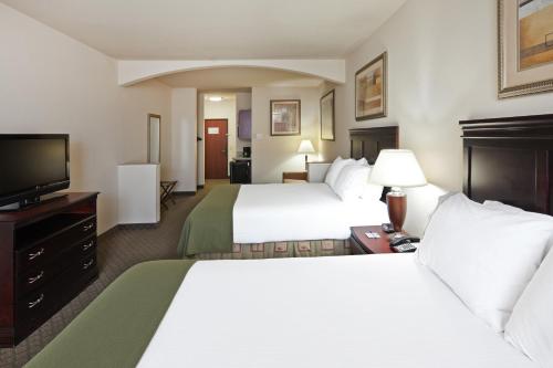 Holiday Inn Express Hotel and Suites Corsicana I-45 by IHG in Corsicana, USA