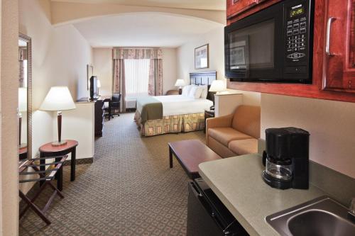 Holiday Inn Express Hotel and Suites Corsicana I-45, an IHG Hotel