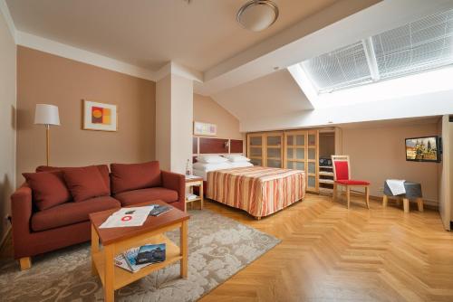 EA Hotel Julis - image 14