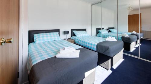 3 BED House w/Drive & Garden v/Fast WiFi near bioQuarter